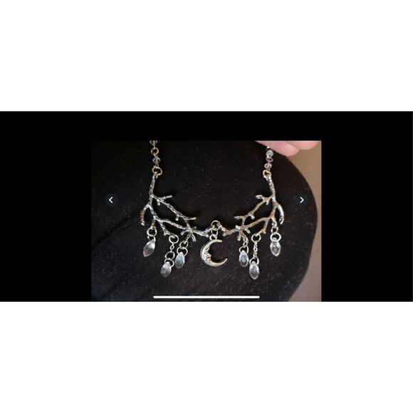 Beautiful woodland forest inspired moon-droplets Silver branch necklace - Picture 5 of 8